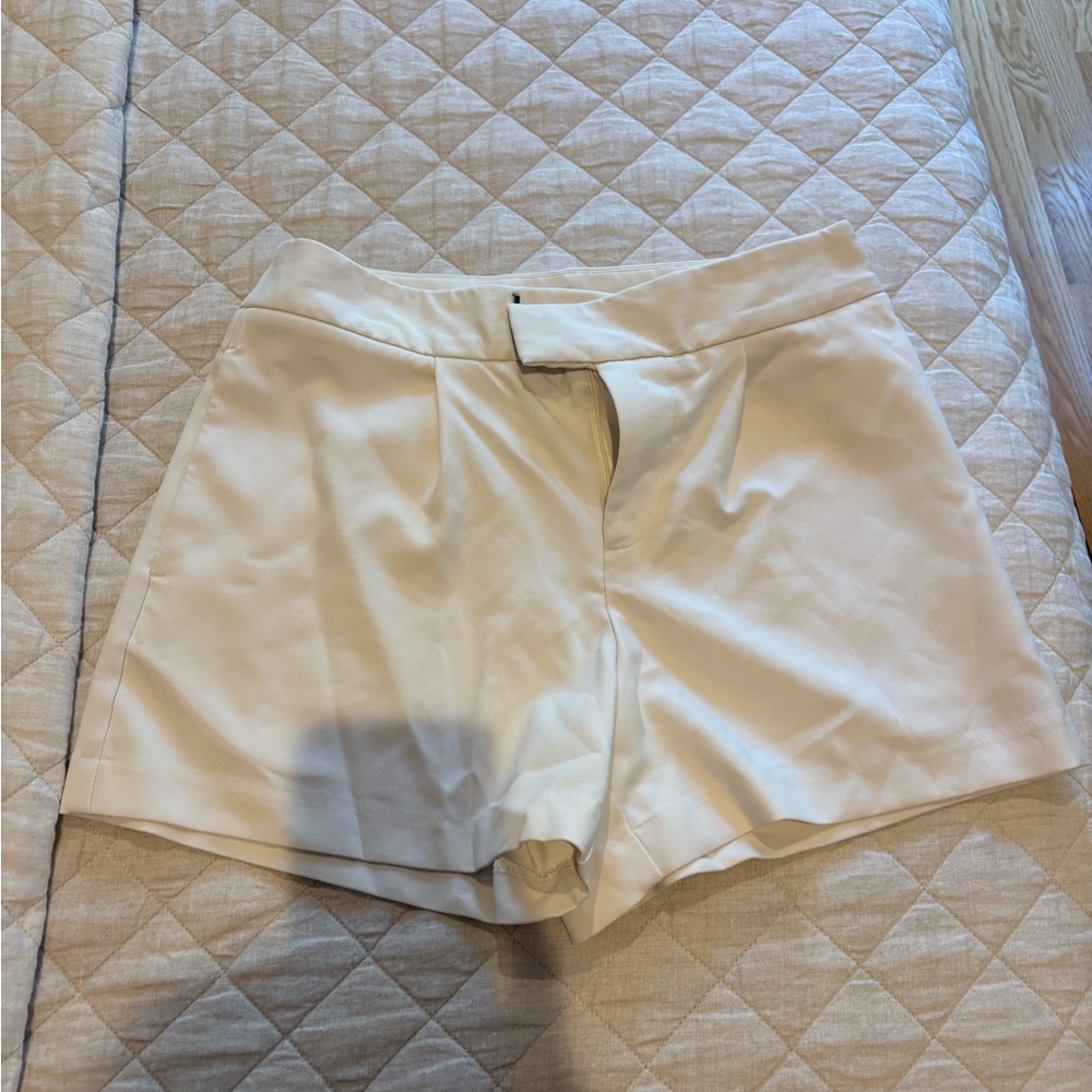 a new day Women's High Waist Cream Pleated Shorts Sz 6